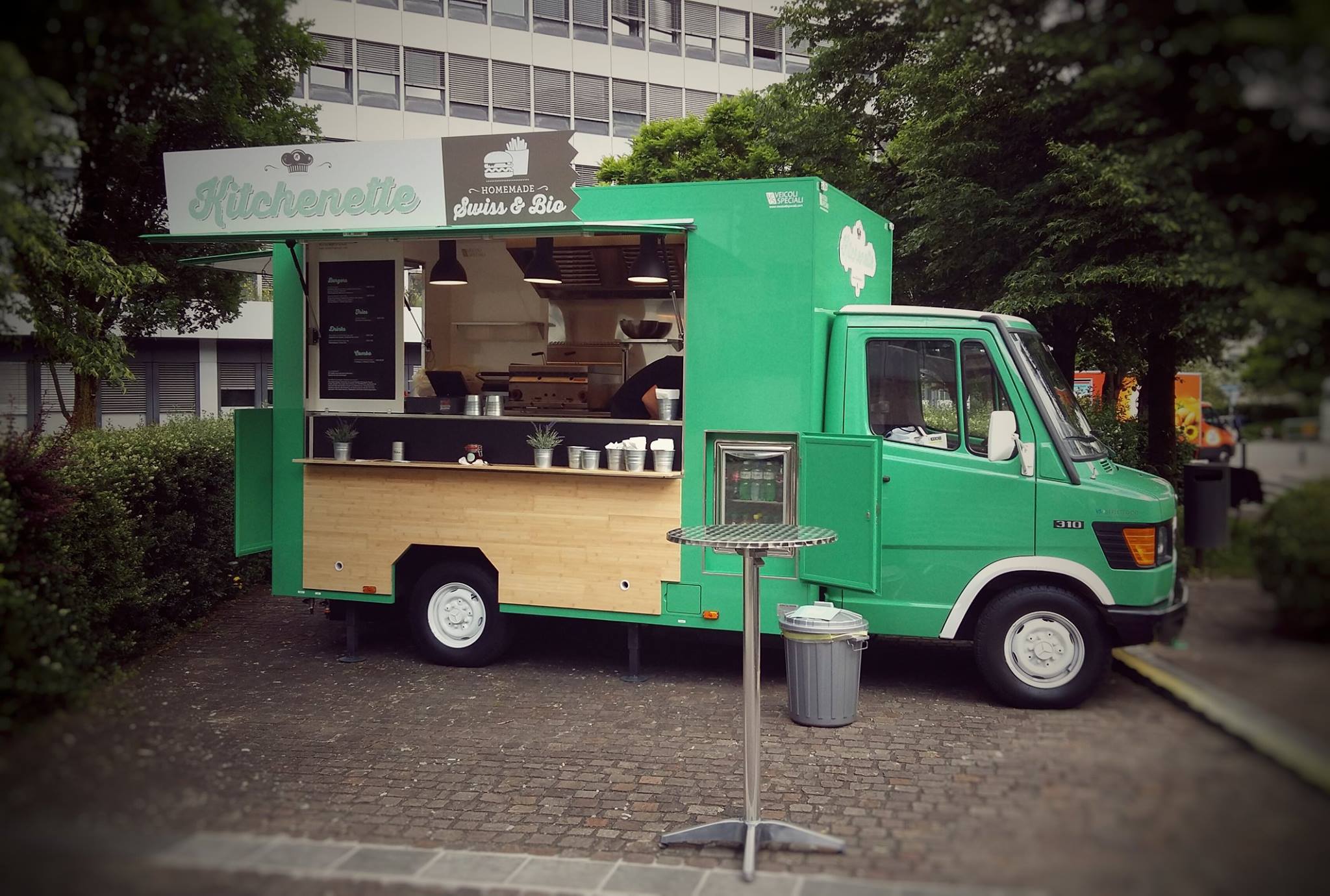 Reifer Rotschopf im Fick-Mich-Foodtruck 