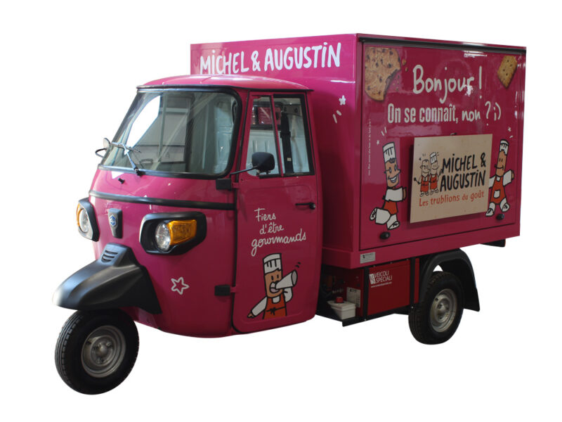 Pastry Bakery Food Truck Michel et Augustin designed on Piaggio Ape Smart with electric motor