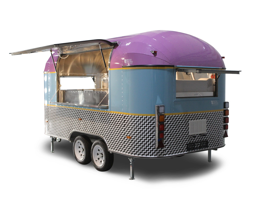 Street Food Trailer FancyToast allestito su rimorchio Aircolored