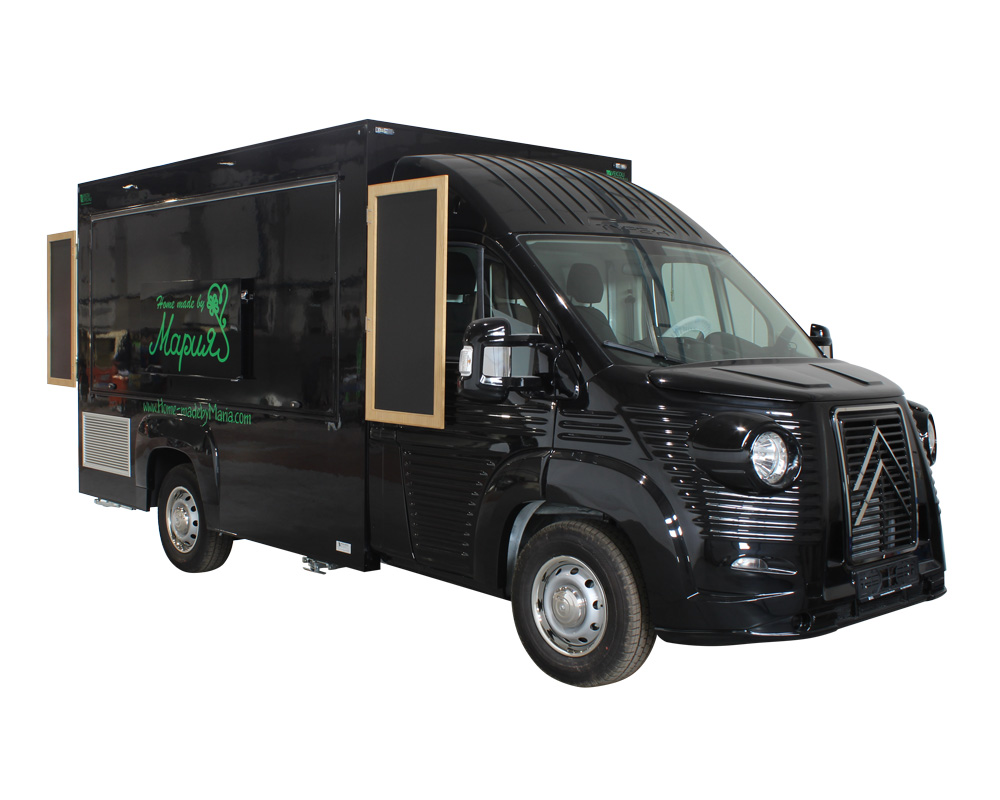 gelateria-pasticceria ambulante Ivima costruita su NV Food Truck di colore nero