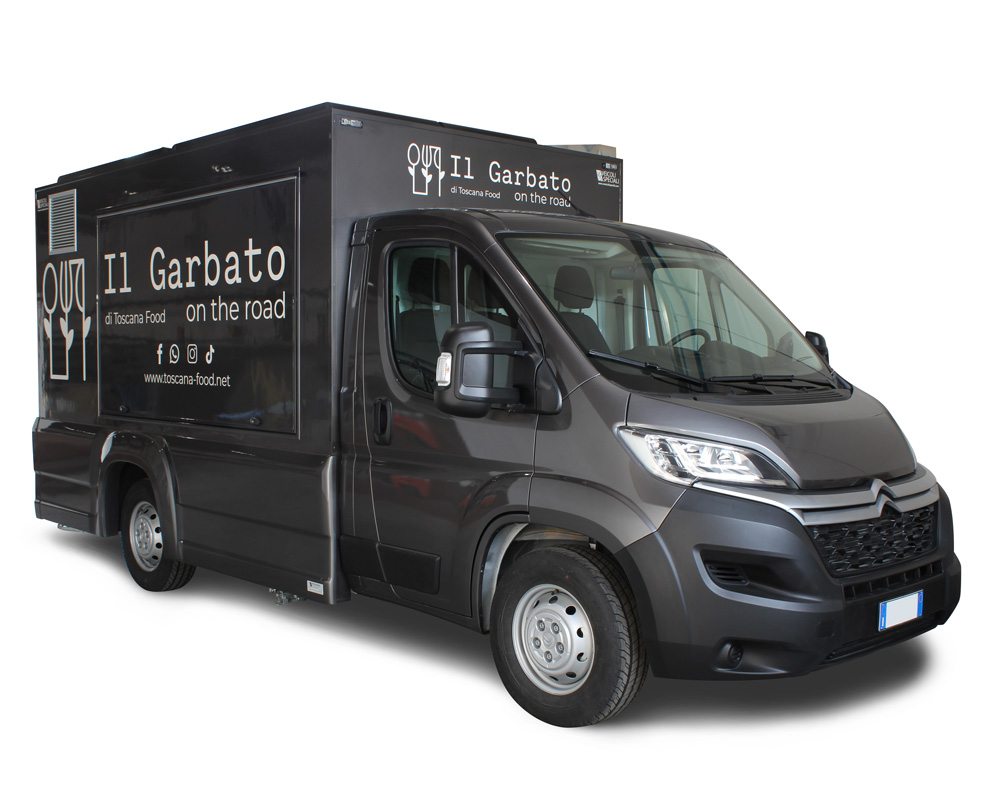 pro x food truck toscana food costruito con batterie, pannelli fotovoltaici e sistema integrato eXtra